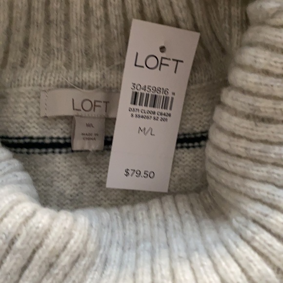 Loft Poncho - Picture 3 of 4